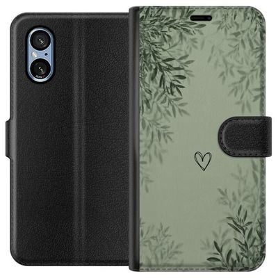 Kompatibel Tegnebogsetui til Sony Xperia 10 VI Grøn minimalistisk baggrund med simpelt hjerte, botaniske blade og bløde naturlige skygger.