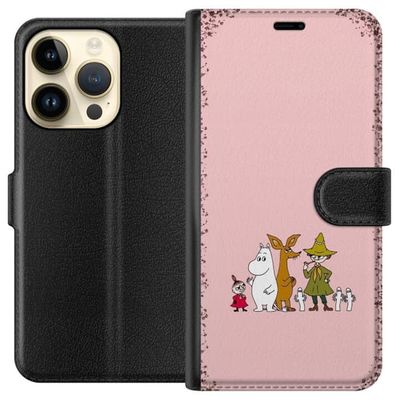 Kompatibelt Lommeboketui til Apple iPhone 15 Pro Klassisk gruppemotiv med Mummi-figurer og venner mot rosa bakgrunn