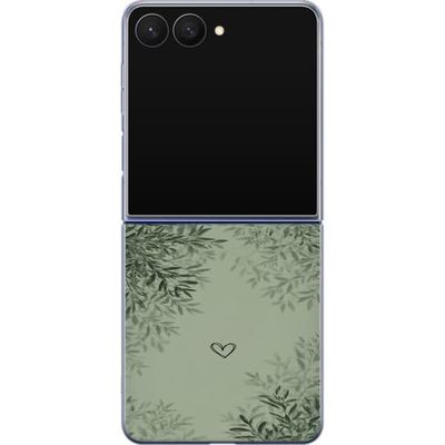 Kompatibelt Mobildeksel til Samsung Galaxy Z Flip7 Grønn minimalistisk bakgrunn med enkelt hjerte, botaniske blader og myke naturlige skygger
