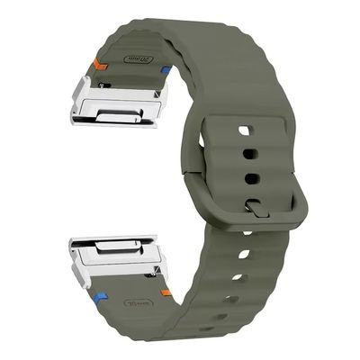 Garmin Fenix 8 47mm 22mm Quick Release Wavy Texture silikoneurrem med sølvstik - Militærgrøn / Militærgrøn