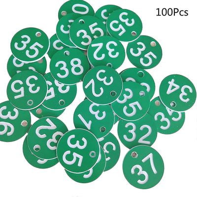 100 kpl muovisia tunnistelappuja, 1-100 kaiverrettuja numerotunnisteita, värillisiä avaimenperään Vihreä