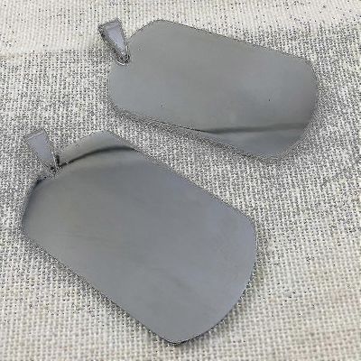 50kpl henkilökohtainen tyhjä ruostumattomasta teräksestä valmistettu koiran lemmikkitunniste SotilaskoiraTunniste Riipus Viehätys Diy Molemmat peil...