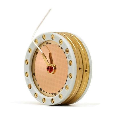 87 mm: n 34 mm: n suuri kalvokondensaattorimikrofonikapselin ydinmikrofonikapseli erikoistumistallennukseen Kuten