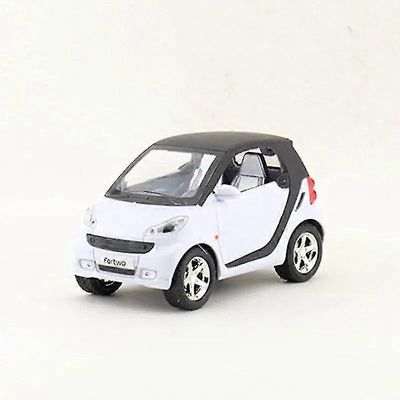 1:32 Mittakaava Painevalettu lelumalli Smart Fortwo auton vetävät takaovet avattavat ääni- ja valoautokoulutuskokoelma Lahja pieni VALKOINEN