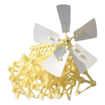 Mini Strandbeest -mallipakkaus (tuulivoimalla toimiva DIY-peto), mielenkiintoisia lahjoja syntymäpäivälomaksi