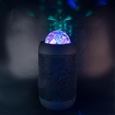 LatestBuy Disco Ball langaton Bluetooth-stereokaiutin, projektit Moniväriset valot Musta