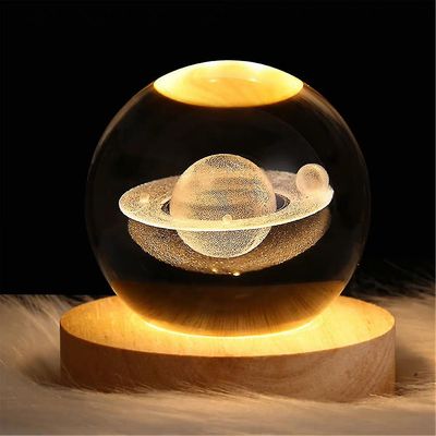3d Galaxy -aurinkokunta Kristallipallo yövalo Saturn Moon Planet laserkaiverrus sängyn vieressä pöytävalaisin peruslahjalla