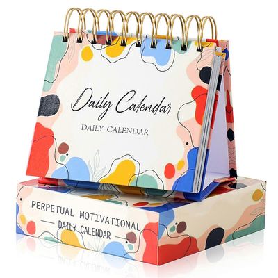 Motivoiva inspiroiva päiväkalenteri inspiroivilla lainauksilla Eloisat värit englantilaiset kirjaimet 365 päivän kalenteripöytä sisustus toimistota...