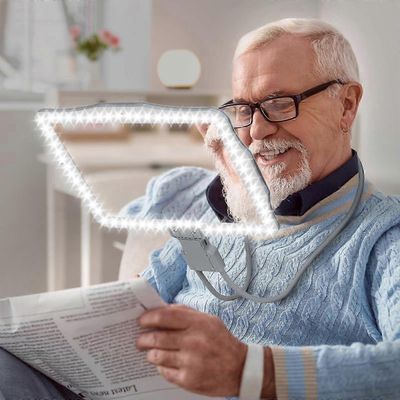 Suuri handsfree-suurennuslasi valolla ja 50 erittäin kirkas LEDeille Lukeminen Korjaus Ompelu Heikkonäköinen Vanhukset Koko sivu