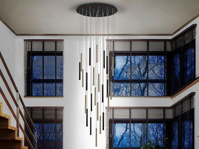 Schuller Lighting Schuller Varas Cluster Drop Ultra Slim 14 Lys dæmpbar affjedring 3 meter max hængende lys, guld og mat sort med fjernbetjening
