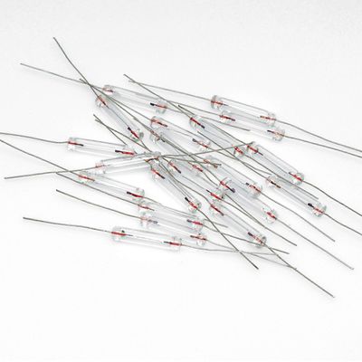 10 uuden metrin autovalo Polttimot auton valo 8V 100 mA aksiaalinen tyyli johtimilla sopii ajoneuvoyksikön mittareihin ja kelasta kelaan nauhurit v...