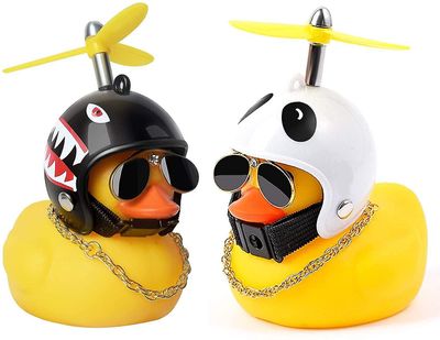 Mikasa Duck Car Dashboard Dekoration Gummi Duck Car Dekoration Cool Duck med Propel Hjelm solbriller