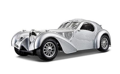Bburago Bugatti 57SC Atlantic Trykstøbt Model 1:24 skala Sølv 18cm / 7.1in long