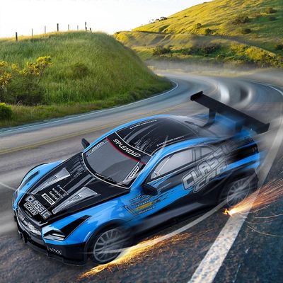 RC-auto RC drift auto 4WD 18KM / h nopea malli ajoneuvo LED-valoilla spray kumi rengas kilpa urheilulelu B