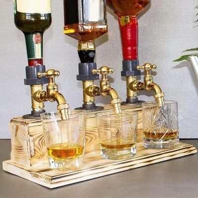 Vindispenser Iøjnefaldende innovativ træ Fars Dag Stabil Whisky Spiritus Dispenser Til Gaver 3