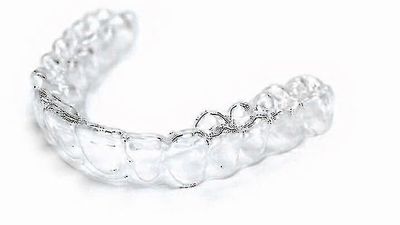 4 kpl sarja hampaiden valkaisuun/geelivalkaisuun, lämpömuovaukseen