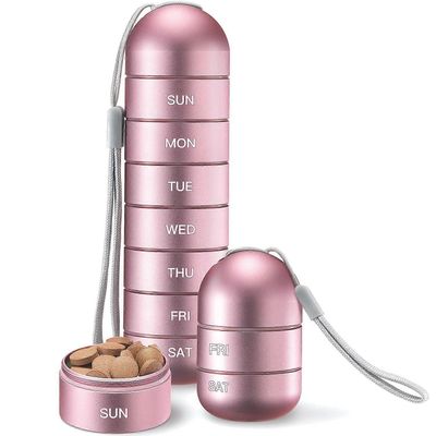 2025 Uusi metallinen kosteudenkestävä viikoittainen pillerijärjestäjä, pinottava alumiiniseos BPA ilmainen matka 7 päivän vaaleanpunainen
