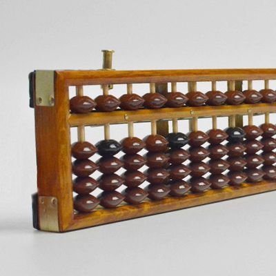 Ammattimainen puinen abacus-laskin nollauspainikkeella kirjanpitäjien virkailijoille xixi 18513-tiedoston jäljitelmä