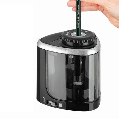 Sähkökynän teroitusajan akkukäyttöinen automaattinen teroituskone kotikoulun toimistoon Musta