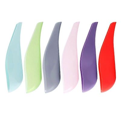 Naisten virtsaamislaite Naiset seisovat pissapisuolisi suppilo matkaretkeilyyn