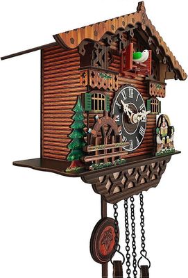 Schwarzwaldin antiikkikellotalo, metsäheiluri 3,5 kellotaulussa, perinteinen puinen käkikello tunnin välein Chalet Eurooppalaistyylinen retrokotise...