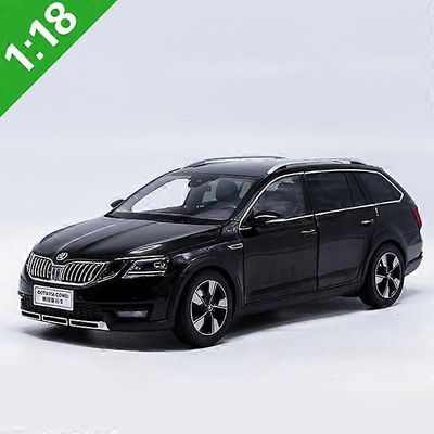 1:18 Skoda OCTAVIA COMBI YETI KAROQ KODIAQ Superb Alloy Diecast -auton malli alkuperäinen laatikko OCTAVIA COMBI ruskea