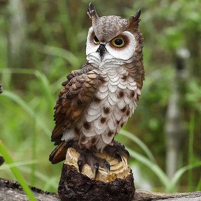 Tinor Pöllön variksenpelättimet, hartsipöllön taidekäsityö, työpöydän hahmokoristepatsas