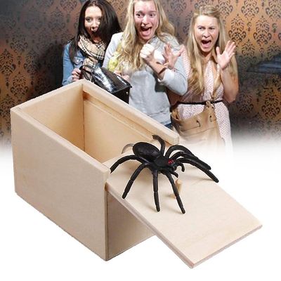 1 stk Træ Prank Spider Scare Box Case Joke Livagtig Sjov Overraskelse Gag Legetøj 2019 Design