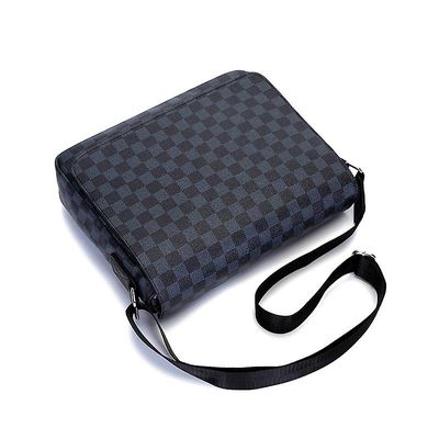 menns uformell plaid skulderveske, skinn sport messenger bag