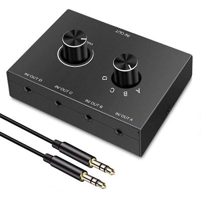 4-suuntainen 3,5 mm:n liitin äänikytkin stereo kaksisuuntainen äänikytkin jakajalaatikko 4 in 1 ulos kuulokkeet Musta