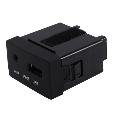 Auton apuporttisovitin USB-portti i30 2009 961202R000 961202R500