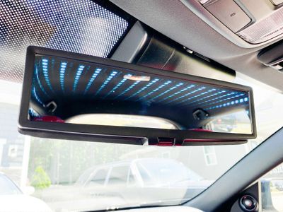 auto sisätiloissa 3D taustapeili valaistu LED suuri näkökenttä auto sisätiloissa taustapeili litteä peili heijastin ympäristön valo Musta sininen valo