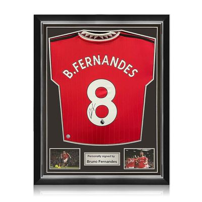 Exclusive Memorabilia Bruno Fernandes allekirjoitti Manchester Unitedin kauden 2022-23 jalkapallopaidan. Ylivoimainen kehys