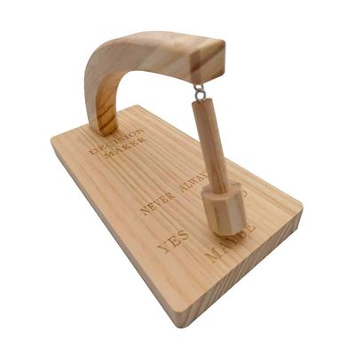 Puinen päätöksentekijä Heiluttaa heiluria tänään Päättäjä Pöytäpeli Lelupöydän koristelu