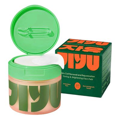 Tummia läiskiä ryppyjä minimoivat väriainetyynyt Kirkastavat väriainetyynyt kasvosolujen uusiutumiseen Nuorentavat kasvotyynyt 1pcs