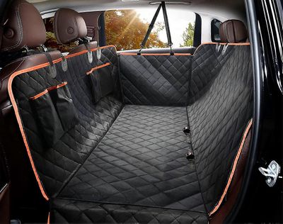 Musta auton takaistuimen suojakansi koiralle, vedenpitävä ja naarmuuntumaton koiran istuimen suojus, jossa on 4 pussin sivukantta ja 2 koiran turva...