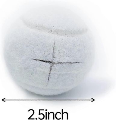 4 kpl esileikattuja tennispalloja huonekalujen jaloille ja lattiasuojaukselle, raskaat pitkäaikaiset huopatyynyn liukupäällysteet Valkoinen