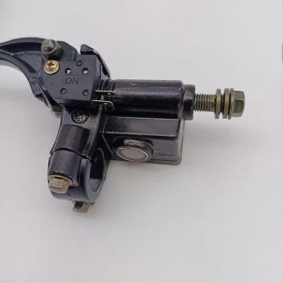 Oikea etujarrukytkimen pääsylinterin hydraulipumpun vipu Kawasaki Bayou300 360 400 700 Bayou 300 Brute -mallille Musta