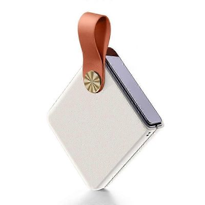 Motorola Razr 50 Ultra 5G -kotelo - Suojaava kova PC-kansi nahkahihnalla (valkoinen) Monivärinen White Brown