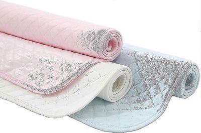 Pestävät koiran pissatyynyt harjoitteluun | Suuret liukumattomat uudelleenkäytettävät lemmikkipehmusteet, 2 kpl sininen ja vaaleanpunainen valkoine...