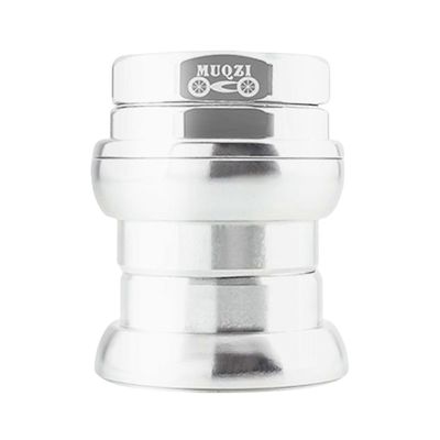 Musta kiinteävaihteinen polkupyörä 34 mm:n taitettavalla headsetillä ja kilpa-laakereilla Hopea