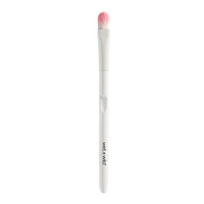 Wet 'n' Wild Makeup Brush, Large Eyeshadow Brush with Rounded and Innovative Bristles and Ergonomic Handle for Blending without Smudging, Easy-to-use Makeup Brushes, 1 Count (Pack of 1)