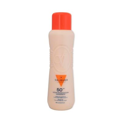 Valquer leite bronzeador hidratante de cenoura. Creme protetor solar facial e corporal SPF 50 contra raios UV. Antioxidante e regeneradora com vitamina E e A para bronzeamento natural. 480 ml
