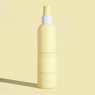 Nebbia Corpo Protezione Solare Invisibile - SPF 50+, Spray Oil Free - Protegge e Idrata Effetto Seta per Tutti i Tipi di Pelle - 250 ML, Vegana - Glowfilter by Marta Lozano