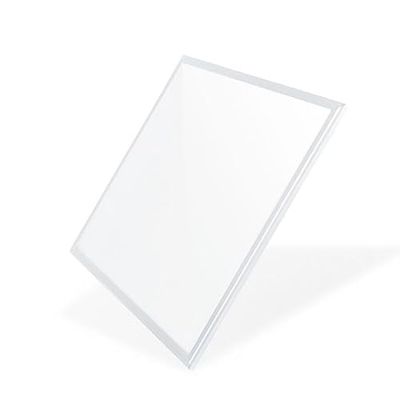 VoltShine Scopri il pannello LED Trielle 60x60 cm, 42 W. Offre una luce brillante e uniforme da 6000 K, ideale per migliorare la visibilità e l'efficienza energetica in qualsiasi spazio.