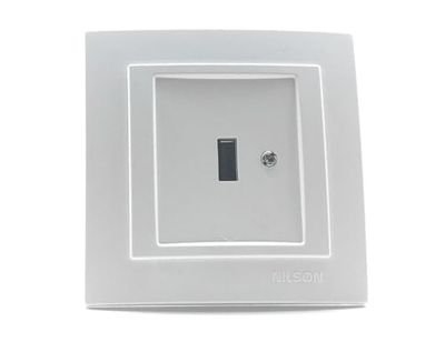 Let op deze optie: "2.1A ingebouwde USB-poort". Deze naam behoudt de betekenis van het product, dat een USB-oplaadpunt is dat in oppervlakken kan worden geïntegreerd.