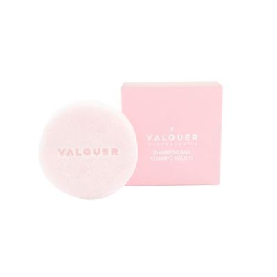 Valquer champô sólido de metal fórmula zero para cabelo seco. Repara, neutro e suave, obtendo um cabelo cuidado e desencrespado, com óleo de coco e aloé vera. Vegan e natural. 50 g.