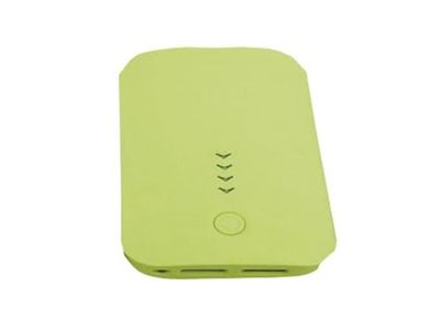 Przenośna zielona bateria zewnętrzna 6600 mAh idealna do ładowania urządzeń w dowolnym miejscu. Kompaktowa i lekka, idealna do zabrania ze sobą.