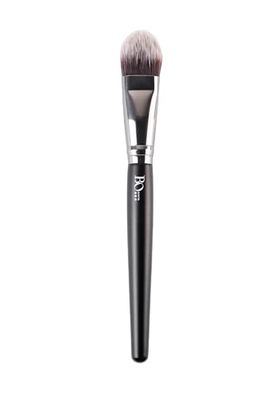 Bo...Paris Foundation Brush - Ideal for Fluid Foundations - Flat Brush - Pack of 1