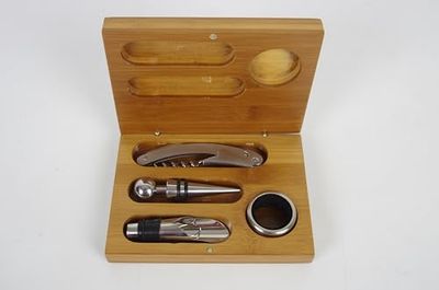 BIRAMBEAU, caja de regalo de vino de bambú con sacacorchos, tapón cónico, vertedor y stop gotas.